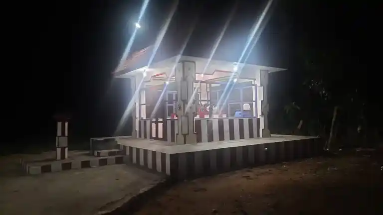 Arulmigu Balasubiramaniya Samy Temple, Perunaali - 623115 அருள்மிகு பாலசுப்பிரமணியசாமி திருக்கோயில், Perunaali - 623115, Ramanathapuram - Ancient Temple Architecture and History Image 4