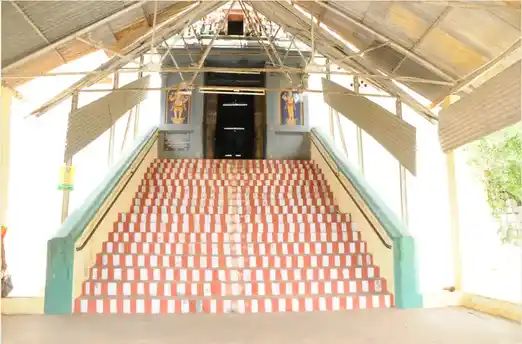 Arulmigu Balasubramaniya Samy Temple, Vennaimalai, Kadaparai - 639006 அருள்மிகு பாலசுப்ரமணியசாமி திருக்கோயில், வெண்ணெய்மலை, காதப்பாறை - 639006, Karur - Ancient Temple Architecture and History Image 2