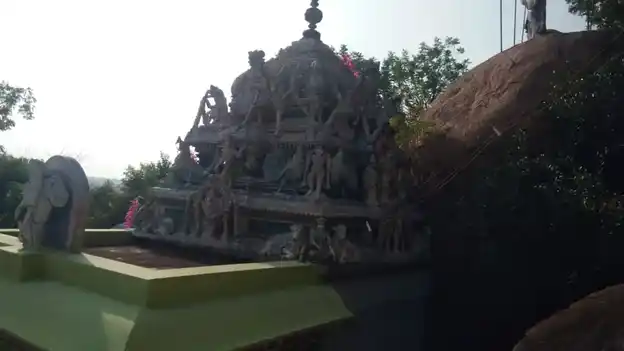 Arulmigu Balasubramaniyaswamy Temple, Kabilar Malai, Kabilakuruchi - 637204 அருள்மிகு பாலசுப்ரமணியசுவாமி திருக்கோயில், கபிலர்மலை, கபிலகுருச்சி - 637204, Namakkal - Ancient Temple Architecture and History Image 8
