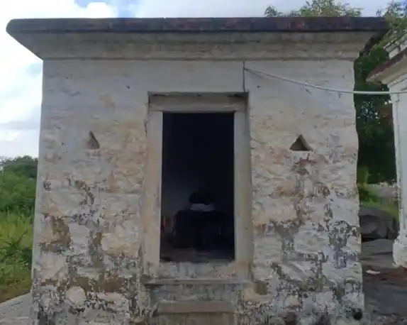 Arulmigu Balasubramaniyaswamy Temple, Manampoondi - 605759 அருள்மிகு பாலசுப்ரமணியசுவாமி திருக்கோயில், Manampoondi - 605759, Viluppuram - Ancient Temple Architecture and History Image 4