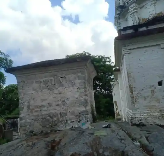 Arulmigu Balasubramaniyaswamy Temple, Manampoondi - 605759 அருள்மிகு பாலசுப்ரமணியசுவாமி திருக்கோயில், Manampoondi - 605759, Viluppuram - Ancient Temple Architecture and History Image 7