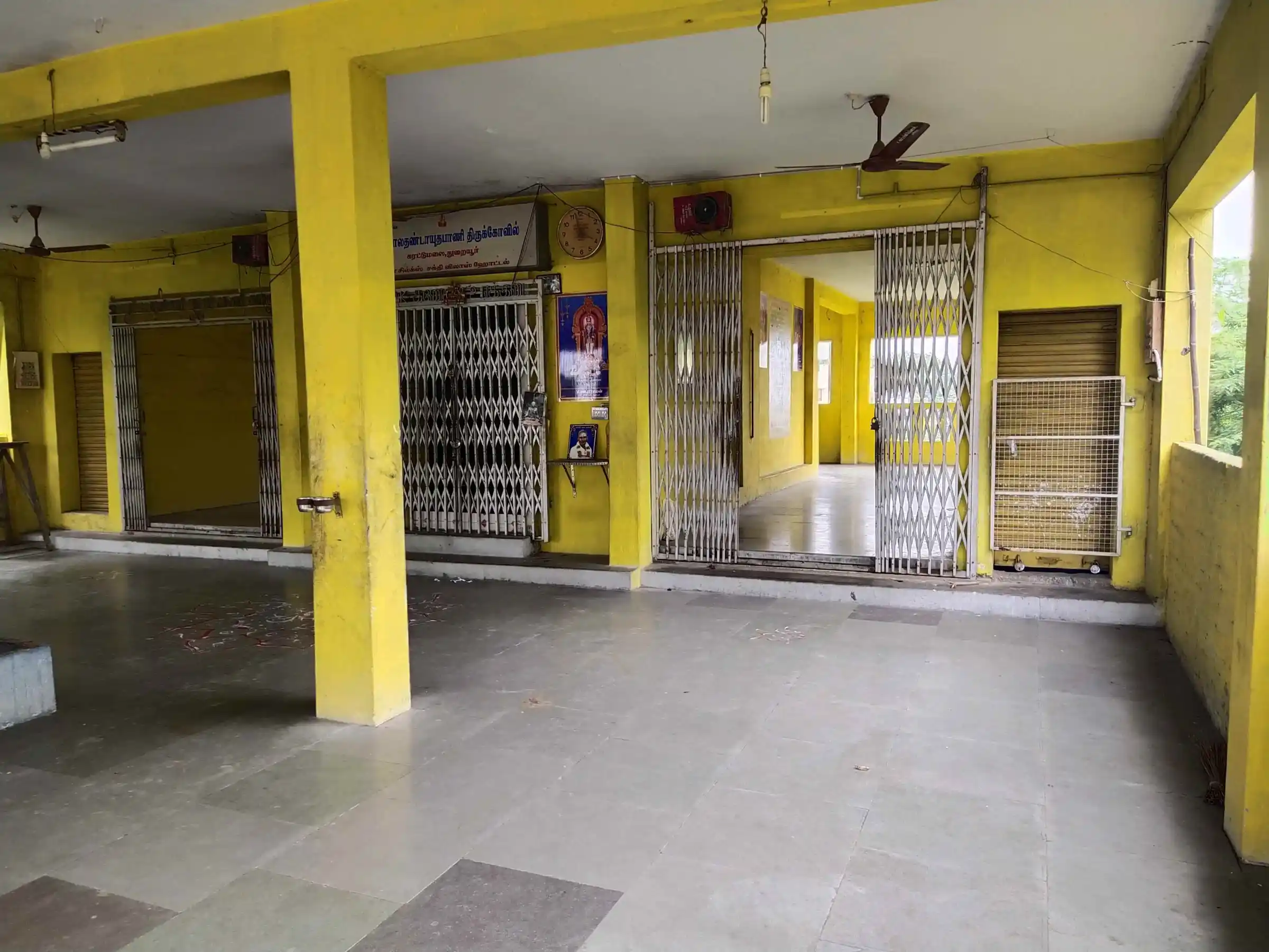 Arulmigu Balathandayuthabani Temple, Karatumalai - 621010 Arulmigu Balathandayuthabani Temple, Karatumalai - 621010, Thiruchirappalli - Ancient Temple Architecture and History Image 5