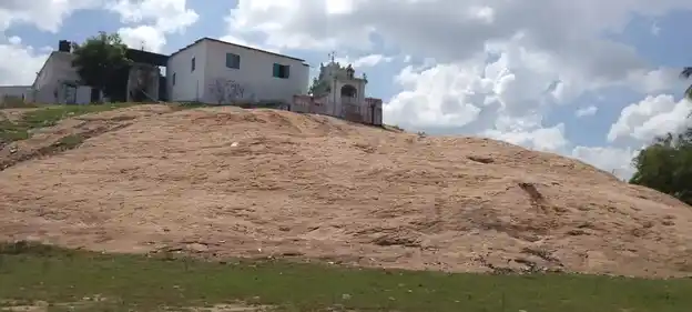 Arulmigu Balathandayuthabani Temple, Kumaramalai, Iluppur Taluk - 622104 அருள்மிகு பாலதண்டாயுபாணி திருக்கோயில், குமரமலை, இலுப்பூர் வட்டம் - 622104, Pudukkottai - Ancient Temple Architecture and History Image 2