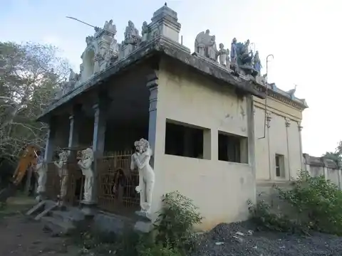 Arulmigu Balathandayuthapani Swamy And Kandulam Mahizhntha Perumal Temple, Padagacherri - 612701 அருள்மிகு பாலதண்டாயுதபணி கண்இனம் மகிழ்ந்தபெருமாள் திருக்கோயில், Padagacherri - 612701, Thiruvarur - Ancient Temple Architecture and History Image 7