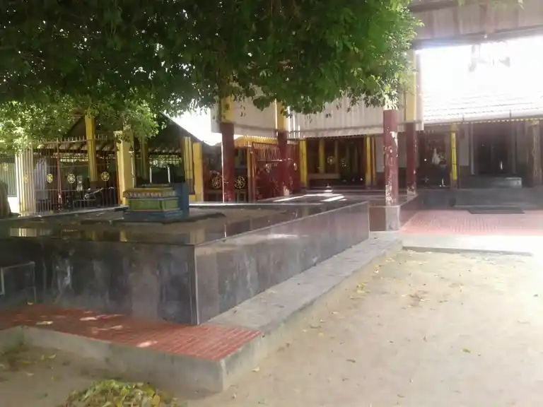 Arulmigu Balathandayuthapani Temple, Kuruvikkarambai - 614802 அருள்மிகு பாலதண்டாயுதபாணி திருக்கோயில், குருவிக்கரம்பை - 614802, Thanjavur - Ancient Temple Architecture and History Image 3