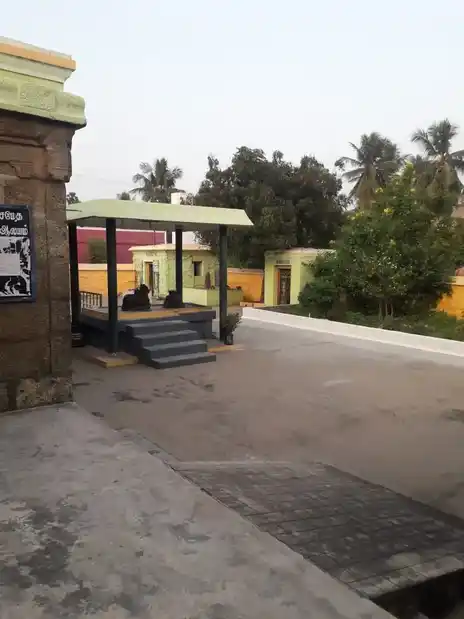 Arulmigu Balavilvanatheeshwarar Temple, Sikarajapuram - 632515