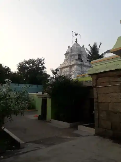Arulmigu Balavilvanatheeshwarar Temple, Sikarajapuram - 632515 அருள்மிகு பாலவில்வநாதீஸ்வரர் திருக்கோயில், சீக்கராஜபுரம் - 632515, Ranipet - Ancient Temple Architecture and History Image 6