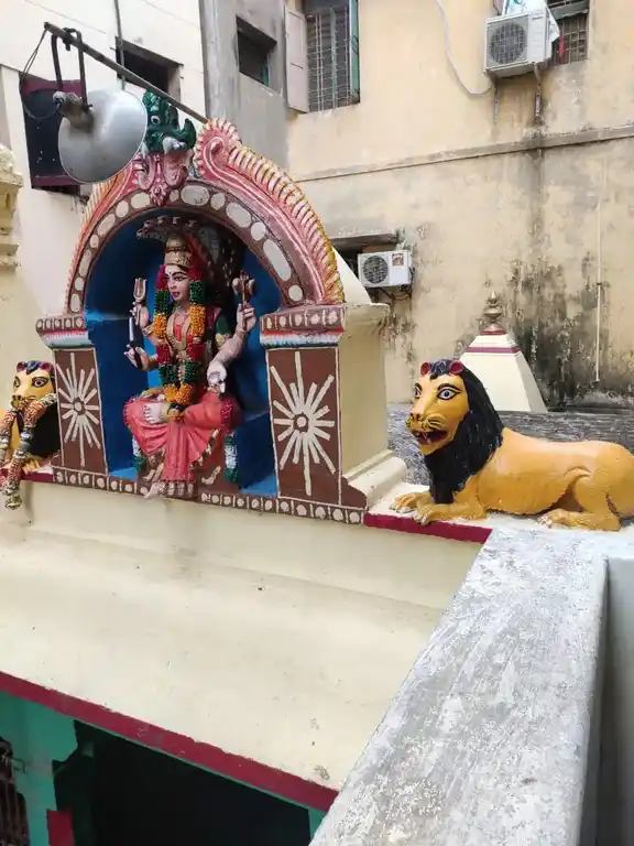 Arulmigu Bangaru Amman Temple, Wall Tax Road, Chennai - 600003 அருள்மிகு பங்காரம்மன் திருக்கோயில், வால் டாக்ஸ் ரோடு, சென்னை - 600003, Chennai - Ancient Temple Architecture and History Image 4