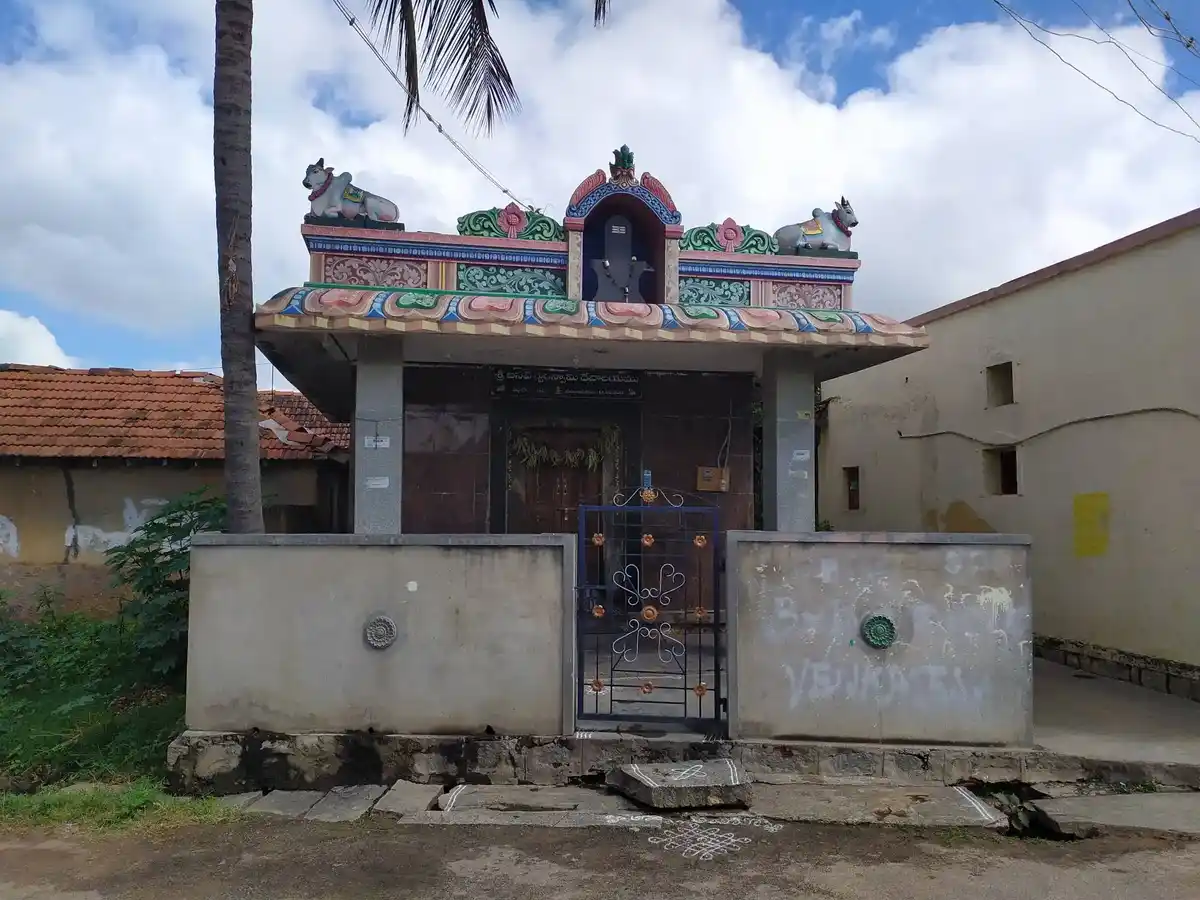 Arulmigu Basaveswarar Temple, Hosur To Thali Road, Belagondapalli - 635114 அருள்மிகு பசுவேசுவரர் திருக்கோயில், Hosur To Thali Road, Belagondapalli - 635114, Krishnagiri - Ancient Temple Architecture and History Image 4