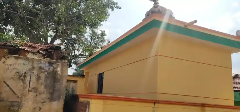 Arulmigu Basuveswarar Temple, Anchetty - 635102 அருள்மிகு பசுவேஸ்வரர் திருக்கோயில், அஞ்செட்டி - 635102, Krishnagiri - Ancient Temple Architecture and History Image 4