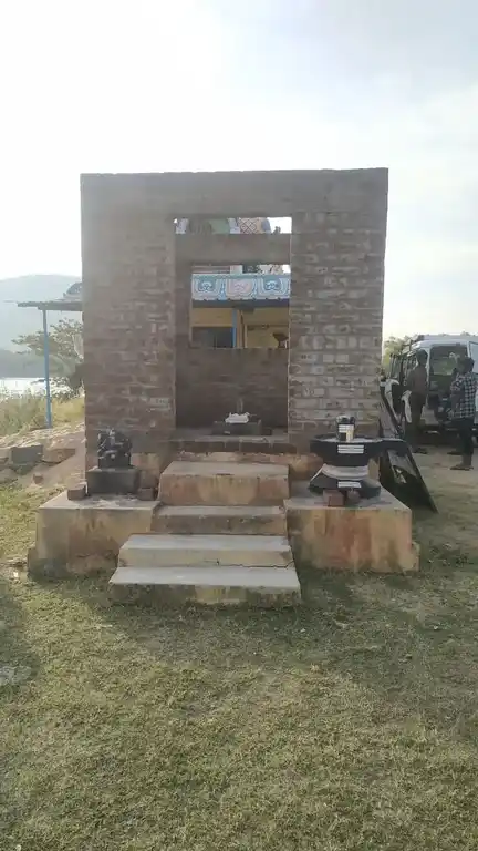 Arulmigu Basuveswarar Temple, Dharmapuri - 636701 அருள்மிகு பசுவேஸ்வரர் திருக்கோயில், Dharmapuri - 636701, Dharmapuri - Ancient Temple Architecture and History Image 3