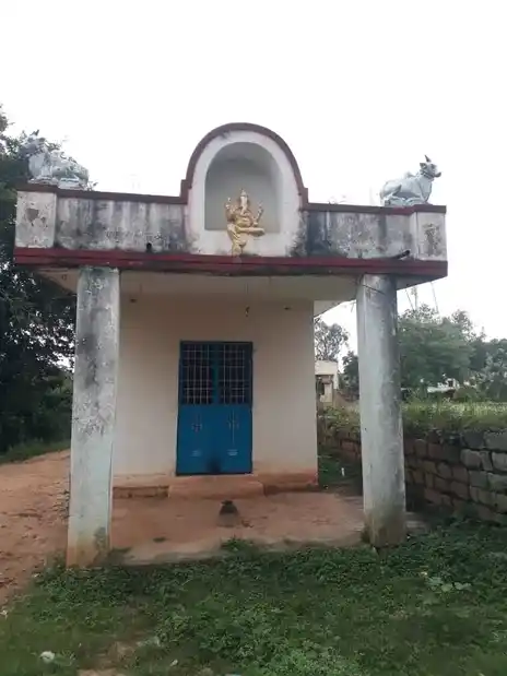 Arulmigu Basuveswarar Temple, Gumalapuram - 635118 அருள்மிகு பசவேஸ்வரர் திருக்கோயில், Gumalapuram - 635118, Krishnagiri - Ancient Temple Architecture and History Image 3