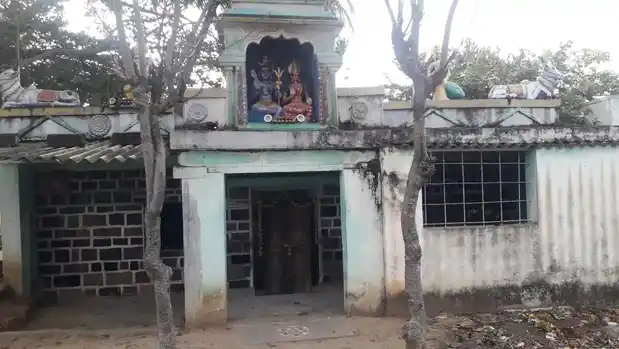 Arulmigu Basuveswarar Temple, Kundhumaranapalli - 635107 Temple