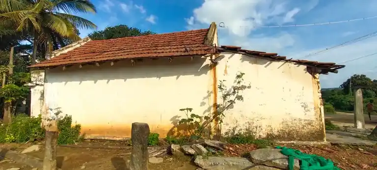 Arulmigu Basuveswarar Temple, Sarandapalli - 635107 Arulmigu Basuveswarar Temple, Sarandapalli - 635107, Krishnagiri - Ancient Temple Architecture and History Image 2