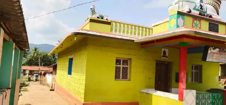 Arulmigu Basuveswarar Temple, Urigam - 635102 அருள்மிகு பசுவேஸ்வரர் திருக்கோயில், Urigam - 635102, Krishnagiri - Ancient Temple Architecture and History Image 2