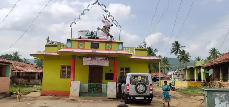 Arulmigu Basuveswarar Temple, Urigam - 635102 அருள்மிகு பசுவேஸ்வரர் திருக்கோயில், Urigam - 635102, Krishnagiri - Ancient Temple Architecture and History Image 4