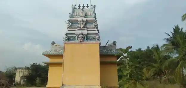 Arulmigu Batharakaliamman Temple, Teppakuttai - 637104 அருள்மிகு பத்ர காளியம்மன் திருக்கோயில், Teppakuttai - 637104, Salem - Ancient Temple Architecture and History Image 4
