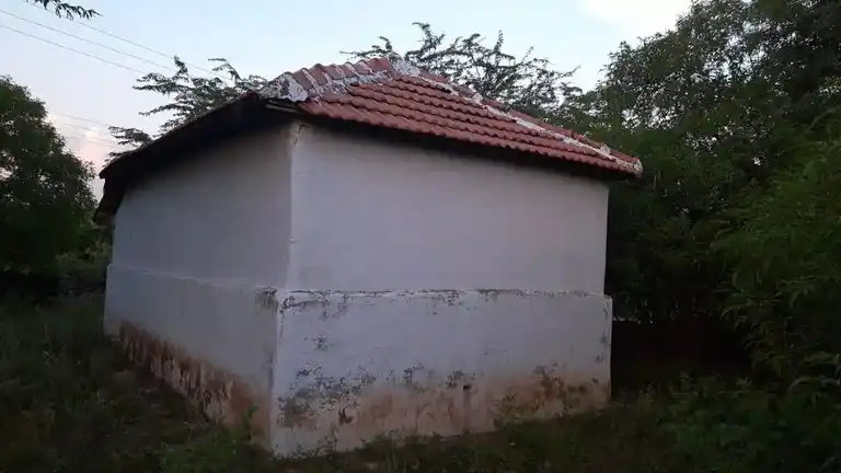 Arulmigu Bathirakaliamman Temple, Chinnakallipatti - 641302 அருள்மிகு பத்திரகாளியம்மன் திருக்கோயில், Chinnakallipatti - 641302, Coimbatore - Ancient Temple Architecture and History Image 3