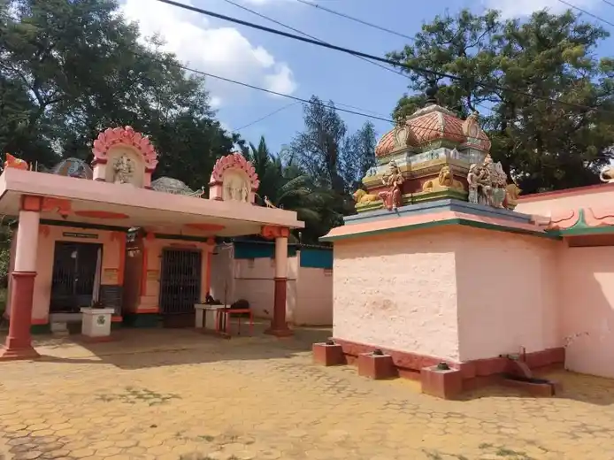 Arulmigu Bathrakaliamman alias Kariayakaliamman Temple, Saravanampatti, Saravanampatti - 641035 அருள்மிகு பத்ரகாளியம்மன் என்கிற கரியகாளியம்மன் திருக்கோயில், சரவணம்பட்டி, கோவை வடக்கு வட்டம், கோயம்புத்தூர் - 641035, Coimbatore - Ancient Temple Architecture and History Image 2