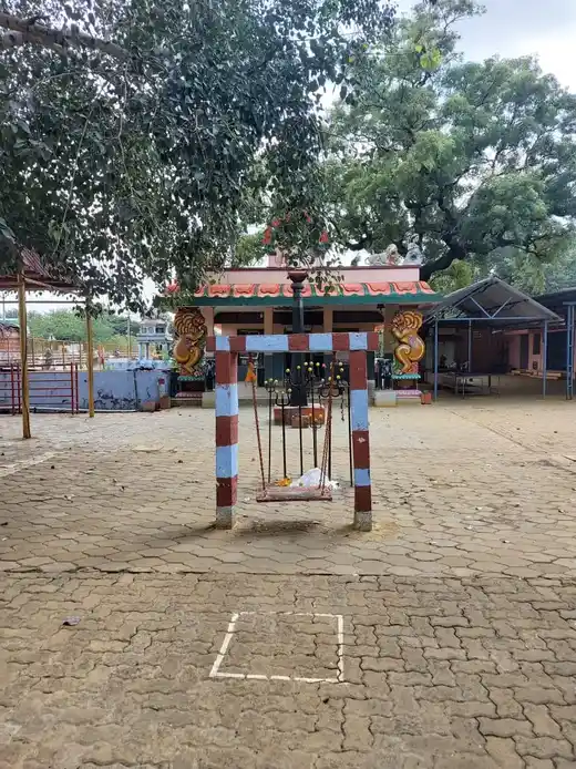 Arulmigu Bathrakaliamman alias Kariayakaliamman Temple, Saravanampatti, Saravanampatti - 641035 அருள்மிகு பத்ரகாளியம்மன் என்கிற கரியகாளியம்மன் திருக்கோயில், சரவணம்பட்டி, கோவை வடக்கு வட்டம், கோயம்புத்தூர் - 641035, Coimbatore - Ancient Temple Architecture and History Image 4