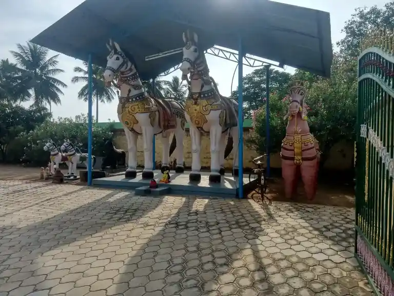 Arulmigu Bathrakaliamman Temple, Mamundi - 637503 அருள்மிகு பத்ரகாளியம்மன் திருக்கோயில், Mamundi - 637503, Namakkal - Ancient Temple Architecture and History Image 8