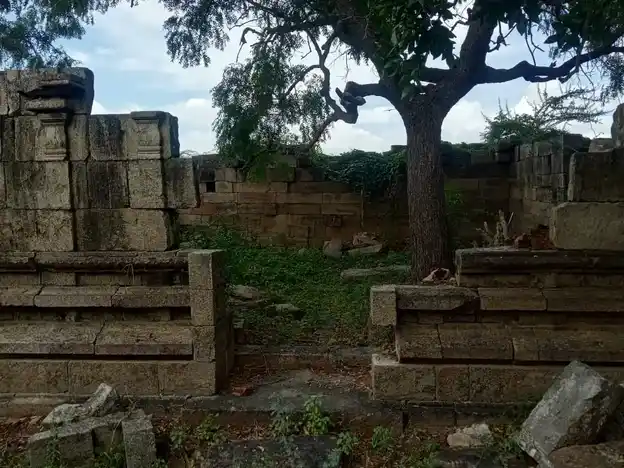 Arulmigu Bavaneeshwarar Temple, Ponpetthi - 614629 அருள்மிகு பவானீஸ்வரர் திருக்கோயில், பொன்பேத்தி, ஆவுடையார்கோவில் வட்டம் - 614629, Pudukkottai - Ancient Temple Architecture and History Image 5