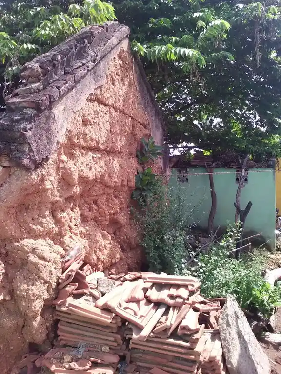 Arulmigu Begiyam Senraya Swamy Temple, Donnakuttahalli - 636810 Arulmigu Begiyam Senraya Swamy Temple, Donnakuttahalli - 636810, Dharmapuri - Ancient Temple Architecture and History Image 5
