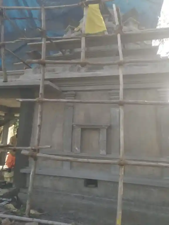 Arulmigu Bellampalli Perumal Temple, Bellampalli, Ennegolpudur - 635122 அருள்மிகு பெல்லம்பள்ளி பெருமாள் திருக்கோயில், பெல்லம்பள்ளி - 635122, Krishnagiri - Ancient Temple Architecture and History Image 3