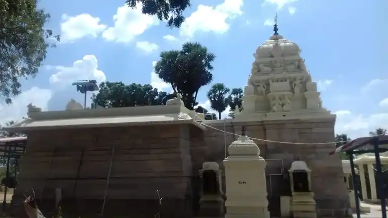 Arulmigu Bemeshwarar Temple, Manappalli, Velur - 637017 அருள்மிகு பீமேஸ்வரர் திருக்கோயில், மனப்பள்ளி, வேலூர் - 637017, Namakkal - Ancient Temple Architecture and History Image 2