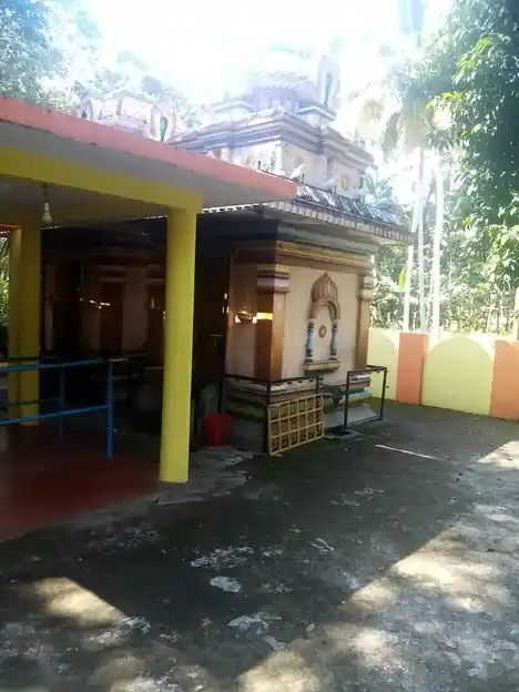 Arulmigu Bhagavathiamman Temple, Chemmaruthan Cadu, Maruthancode - 629163 அருள்மிகு பகவதியம்மன் திருக்கோயில், Chemmaruthan Cadu, Maruthancode - 629163, Kanyakumari - Ancient Temple Architecture and History Image 5