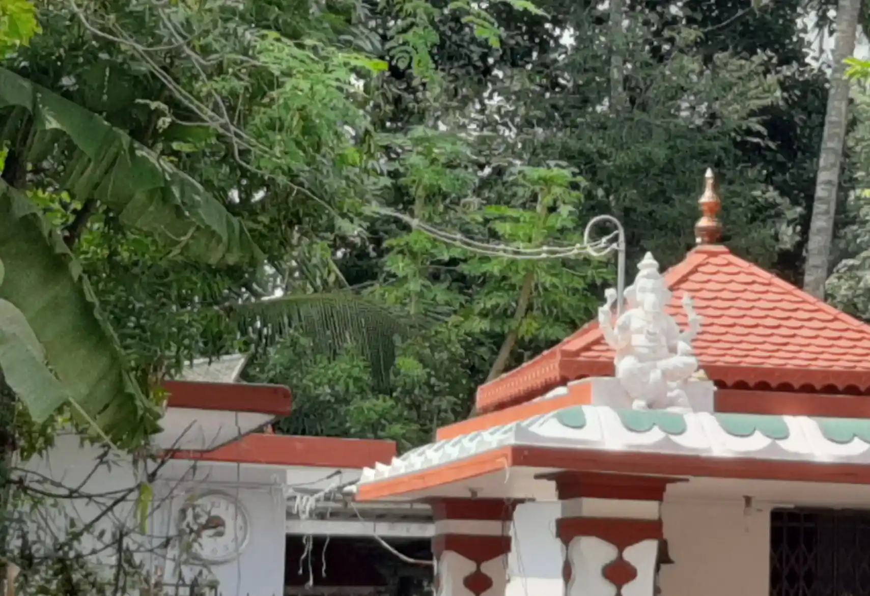 Arulmigu Bhagavathiyamman Temple, Kuzhithurai, Vanniyoor - 629162 அருள்மிகு பகவதியம்மன் திருக்கோயில், Kuzhithurai, Vanniyoor - 629162, Kanyakumari - Ancient Temple Architecture and History Image 4