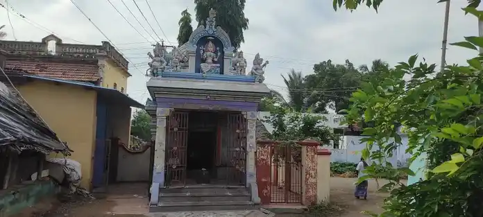 Arulmigu Bhagavathiyamman Temple, Nangavaram - 639110 அருள்மிகு பகவதியம்மன் திருக்கோயில்,  - 639110, Karur - Ancient Temple Architecture and History Image 11