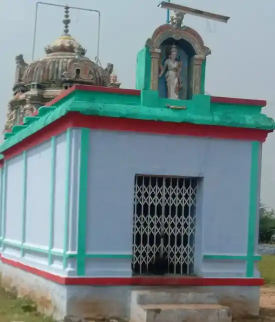 Arulmigu Bhahavathiamman Temple, Kombaipatti - 624304 அருள்மிகு பகவதியம்மன் கோயில், Kombaipatti - 624304, Dindigul - Ancient Temple Architecture and History Image 4