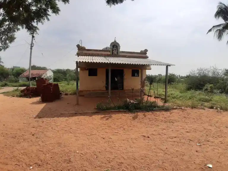 Arulmigu Bhahavathiamman Temple, Paraipatti - 624707 அருள்மிகு பகவதியம்மன் திருக்கோயில், Paraipatti - 624707, Dindigul - Ancient Temple Architecture and History Image 2