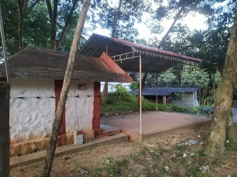 Arulmigu Bhatharakaliyamman Temple, Thiruparapu, Kaliyal - 629101