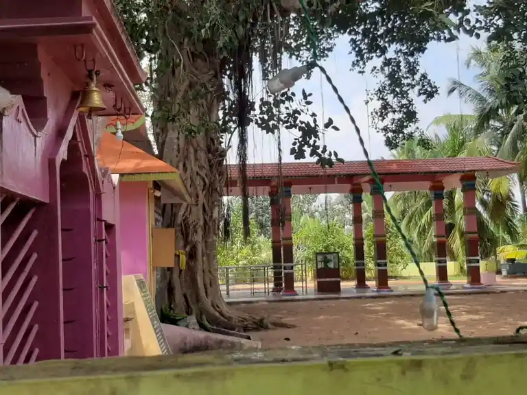 Arulmigu Bhatharesvariyamman Temple, Puthukadai, Alankulam - 629171