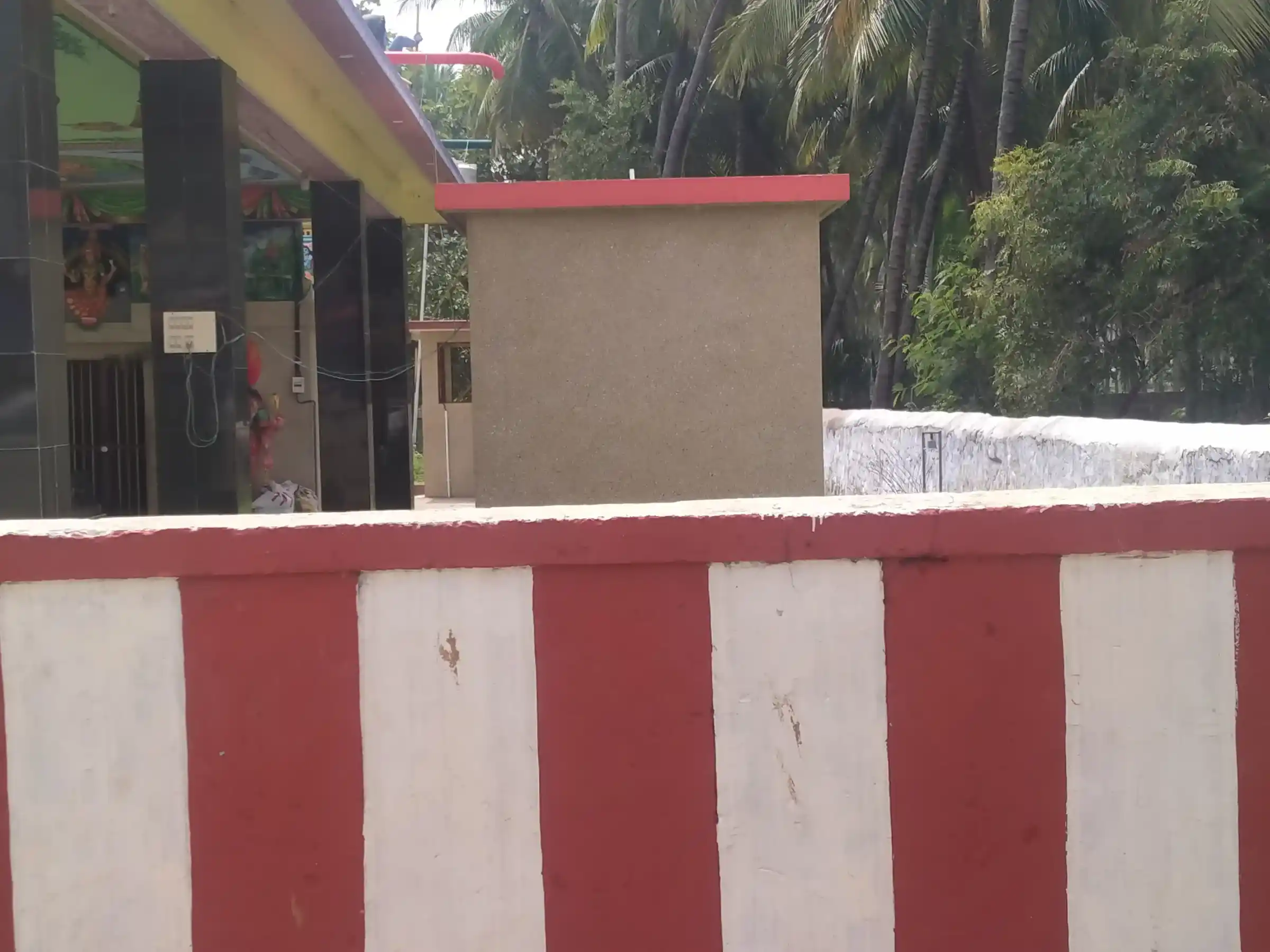 Arulmigu Bhatrakaliamman Temple, Iyampulli - 624601 அருள்மிகு பத்ரகாளியம்மன் கோயில், Iyampulli - 624601, Dindigul - Ancient Temple Architecture and History Image 3