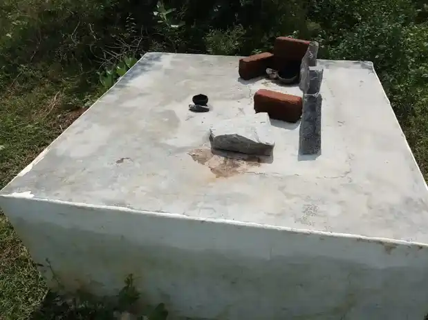 Arulmigu Bhomakamman Malai Temple, Velvarkottai - 624802 அருள்மிகு பொம்மக்கம்மன் மாலைக்கோயில், வேல்வார்கோட்டை, வேடசந்துhர் வட்டம் கோயில், வேல்வார்கோட்டை - 624802, Dindigul - Ancient Temple Architecture and History Image 3