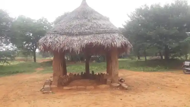 Arulmigu Bhommaiyan Temple, Mullipadi - 624005 அருள்மிகு பொம்மையன் கோயில், Mullipadi - 624005, Dindigul - Ancient Temple Architecture and History Image 3
