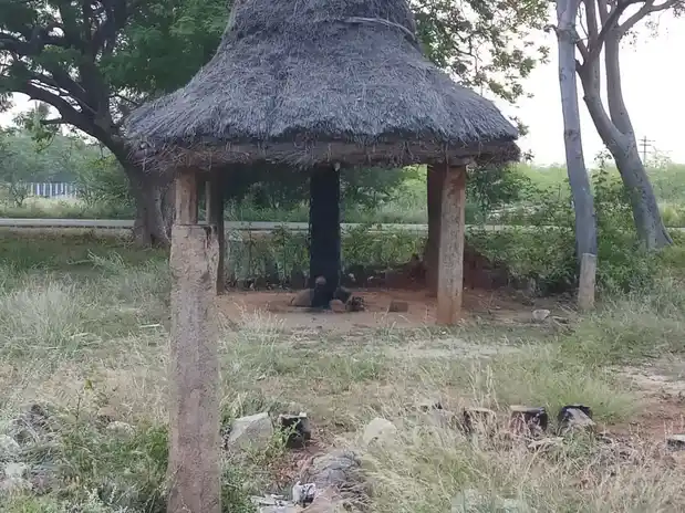 Arulmigu Bhommathevar Temple, Gagiliyampatty - 624703 அருள்மிகு பொம்மதேவர் திருக்கோயில், Gagiliyampatty - 624703, Dindigul - Ancient Temple Architecture and History Image 2