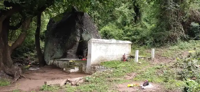 Arulmigu Bommathamman Temple, Narasipuram - 641109 அருள்மிகு பொம்மத்தம்மன் திருக்கோயில், நரசிபுரம் - 641109, Coimbatore - Ancient Temple Architecture and History Image 2