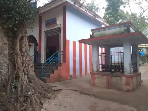 Arulmigu Bootha Narayanaswamy Temple, Suruli - 625533 அருள்மிகு பூத நாராயணசுவாமி திருக்கோயில், சுருளி - 625533, Theni - Ancient Temple Architecture and History Image 4