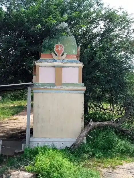 Arulmigu Boothanachiyamman Temple, V.Periyapatti - 621305 Arulmigu Boothanachiyamman Temple, V.Periyapatti - 621305, Thiruchirappalli - Ancient Temple Architecture and History Image 4