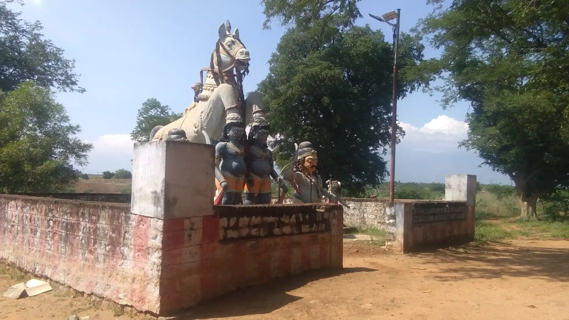 Arulmigu Boothathu Ayyanar Temple, Kunnur - 625531 அருள்மிகு பூதத்து அய்யனார் திருக்கோயில், Kunnur - 625531, Theni - Ancient Temple Architecture and History Image 3