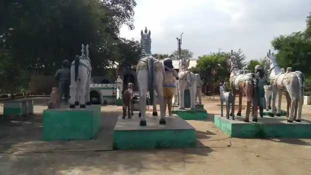 Arulmigu Bramanar Temple, Muttuvancheri - 621701 அருள்மிகு பிரமனார் திருக்கோயில், முட்டுவாஞ்சேரி - 621701, Ariyalur - Ancient Temple Architecture and History Image 3