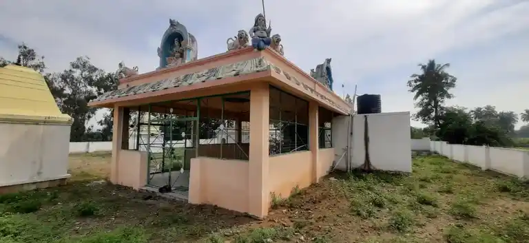 Arulmigu Bramarayar Swamy Temple, Kadappanallur - 638311 அருள்மிகு பிரம்மராயர் திருக்கோயில், Kadappanallur - 638311, Erode - Ancient Temple Architecture and History Image 3