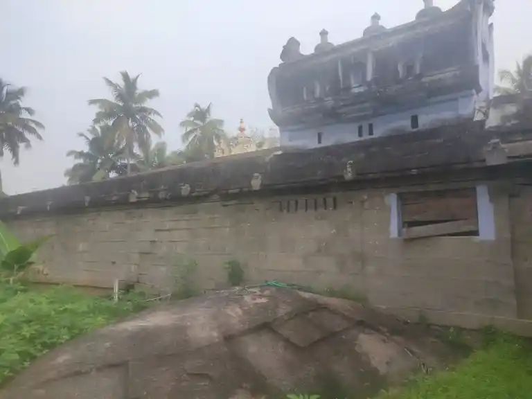 Arulmigu Chadaiyappar Temple, Thiruvidaikkodu, Villukkuri - 629175 Arulmigu Chadaiyappar Temple, Thiruvidaikkodu, Villukkuri - 629175, Kanyakumari - Ancient Temple Architecture and History Image 4