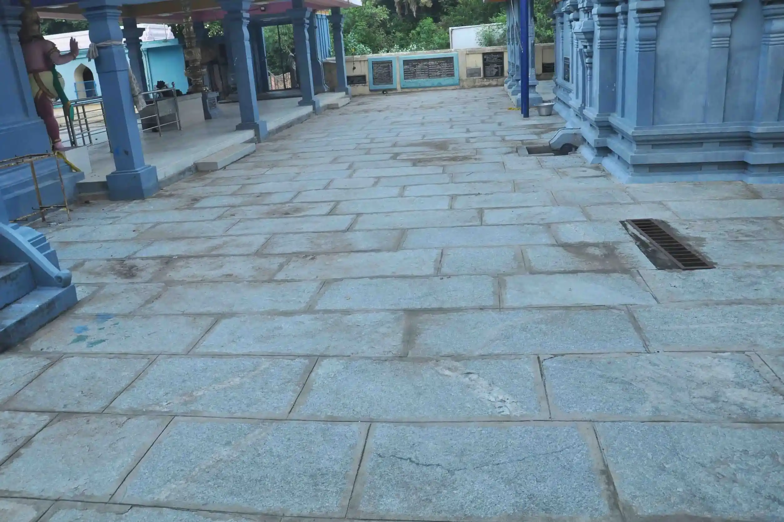 Arulmigu Chadirasekara Swamy and Ayyanar and Lakshminarayanaperumal Temple, Eravancheri - 609308 அருள்மிகு சந்திரசேகர சுவாமி மற்றும் அய்யனார் மற்றும் லெஷ்மி நாராயணப் பெருமாள் மற்றும் அய்யனார் திருக்கோயில், Eravancheri - 609308, Mayiladuthurai - Ancient Temple Architecture and History Image 4