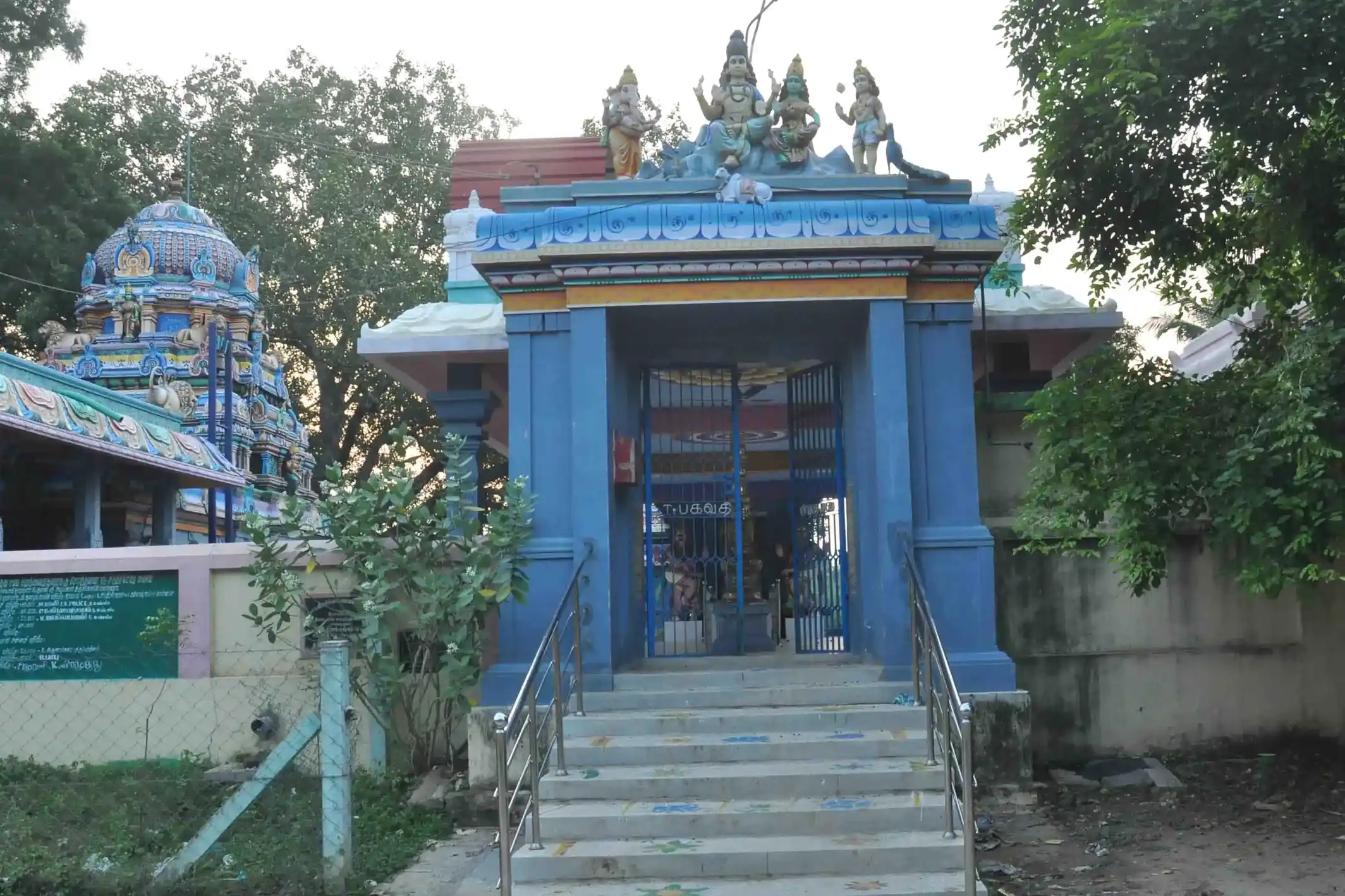 Arulmigu Chadirasekara Swamy and Ayyanar and Lakshminarayanaperumal Temple, Eravancheri - 609308 அருள்மிகு சந்திரசேகர சுவாமி மற்றும் அய்யனார் மற்றும் லெஷ்மி நாராயணப் பெருமாள் மற்றும் அய்யனார் திருக்கோயில், Eravancheri - 609308, Mayiladuthurai - Ancient Temple Architecture and History Image 7