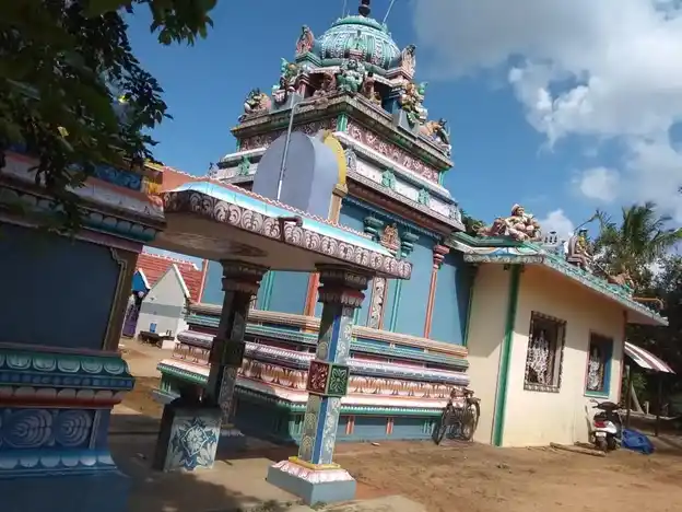 Arulmigu Chakaranatchiamman Temple, Thiruvidaiyapatti, Alangudi Taluk - 622303 அருள்மிகு சக்கரநாச்சியம்மன் திருக்கோயில், திருவிடையாப்பட்டி, ஆலங்குடி வட்டம் - 622303, Pudukkottai - Ancient Temple Architecture and History Image 3